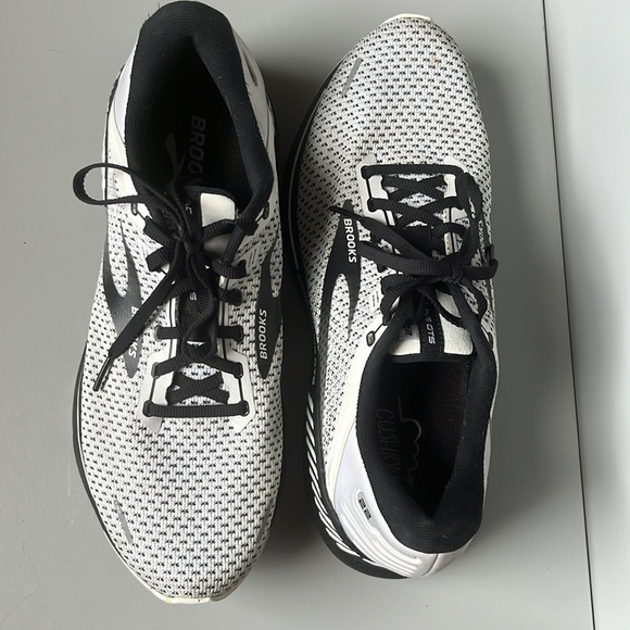 Brooks adrenaline running shoes - Picture 6 of 12